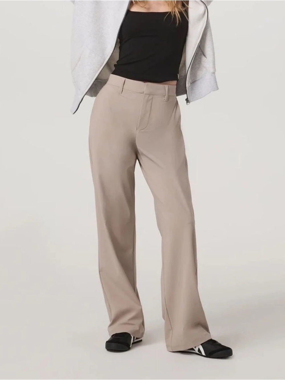 Vuori Miles Pant in Willow Grey